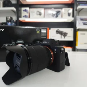 CAMERA SONY A7III + 28-70mm F3.5-5.6 SEMI NOVA